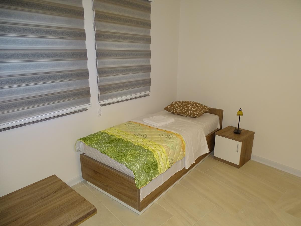 Motel Luxor Високо Екстериор снимка